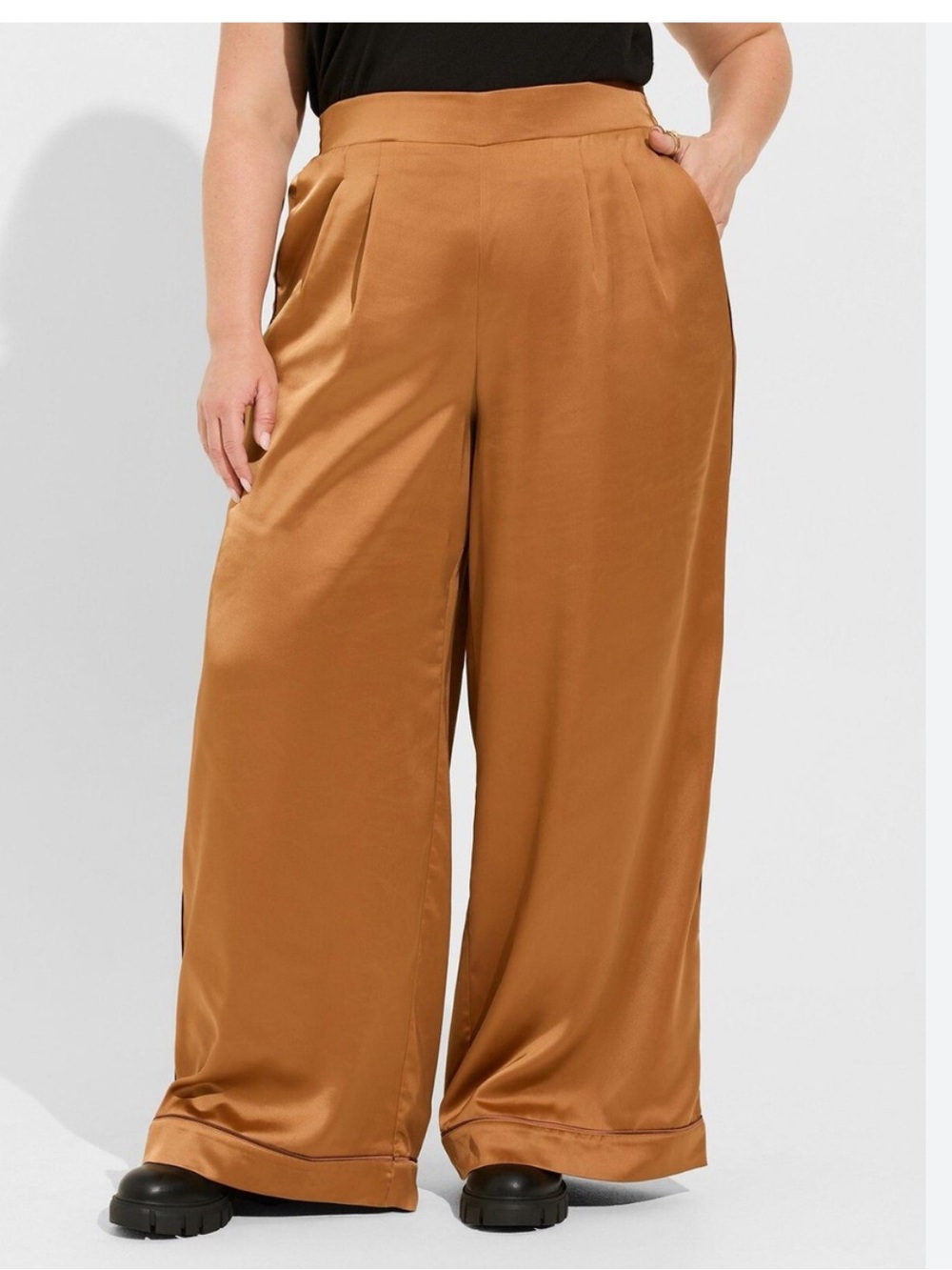Torrid size 4R Wide Leg Satin High-Rise Pants - Warm Brown New with tags